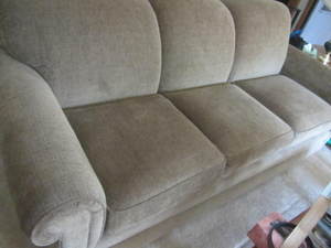 Lazy Boy sofa, thee cushion, 87Lx3...