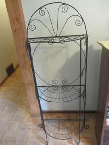 Folding metal shelf, 21Wx10Dx55H...