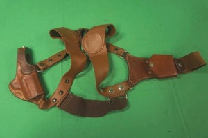 lot 2-14 image: Shoulder Holster