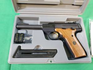 lot 1-62 image: Browning Buckmark .22