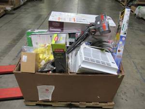 lot 202 image: WHOLESALE MIXED PALLET OF MISCELLANEOUS INDOOR AND OUTDOOR HOUSEWARES