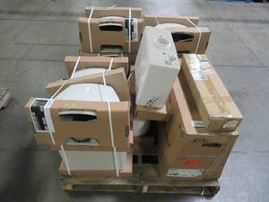lot 222 image: WHOLESALE MIXED PALLET OF TOILET TANKS AND PARTS