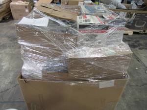 lot 247 image: WHOLESALE MIXED PALLET OF HOUSE VENTS, PIPES AND COUPLINGS