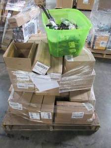 lot 410 image: WHOLESALE MIXED PALLET OF UBOLTS, EYE BOLTS AND MIXED HARDWARE