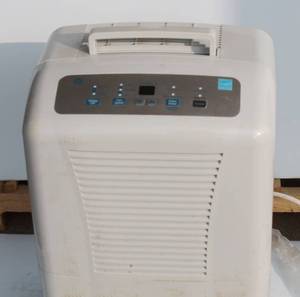 lot 27 image: Dehumidifier GE 70 Pint