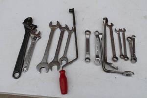 lot 51 image: Miscellaneous Wrenches Lot