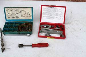 lot 52 image: Bench Bleeder Kit & Flair Kit Lot