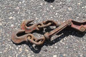 lot 18 image: Ratchet Chain Binder