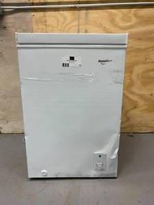 lot 12 image: KOOLATRON 3.5 cu. ft. Chest Freezer (not working)