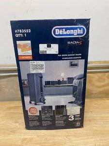 lot 71 image: DeLonghi 1500-Watt Oil-filled Radiant Compact Personal Electric Space Heater