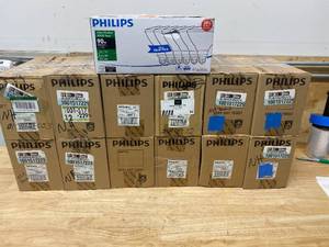 lot 82 image: Lot of 56 Philips 6w light bulbs.