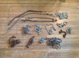 lot 22 image: Chains