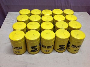 lot 24 image: 20 Safety-Kleen 109 Oil Filters