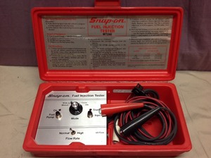 lot 33 image: Snap-On Fuel Injection Tester