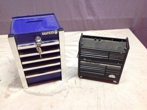 lot 50 image: Tool Box Banks