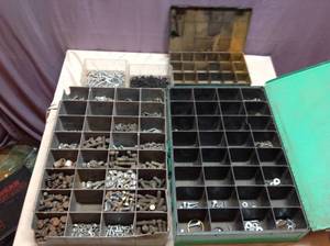 lot 82 image: Organizers & Contents