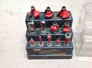 lot 115 image: 12 Pc Carbide Tipped Router Bit Set