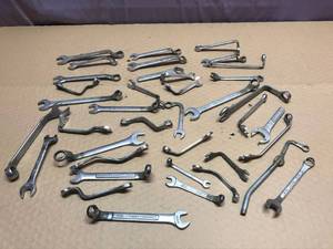 lot 126 image: Angle Wrenches