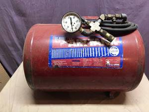 lot 137 image: Portable Air Tank
