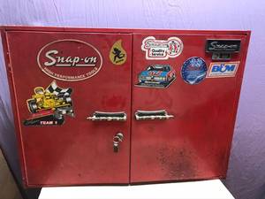lot 138 image: Snap-On Wall Cabinet