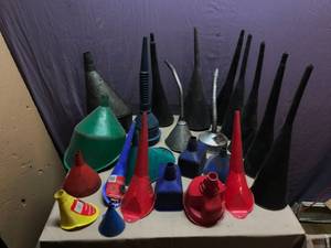 lot 139 image: Funnels