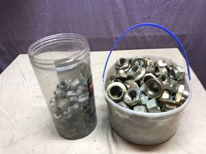 lot 151 image: Lug Nuts