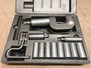 lot 163 image: Piston Pin Removing & Installing Kit