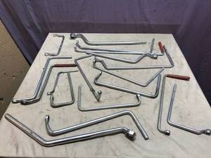lot 170 image: Angle Wrenches