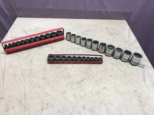 lot 171 image: Sockets