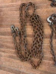 lot 196 image: Chains