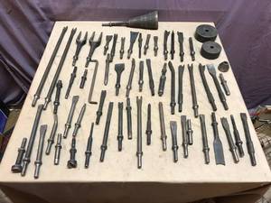 lot 215 image: Air Tool Attachments