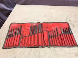 lot 224 image: Snap-On Punch Set