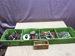 lot 225 image: Organizers & Contents