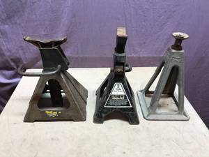lot 235 image: Jack Stands