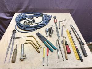 lot 240 image: Everything on Table