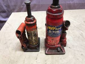 lot 275 image: Hydraulic Jacks