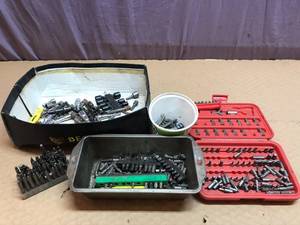 lot 295 image: Nut Drivers & Screwdriver Bits