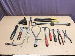 lot 318 image: Specialty Tools