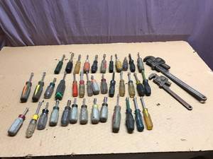 lot 319 image: Nut Drivers & Pipe Wrenches