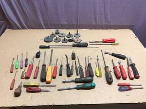 lot 326 image: Tools