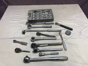 lot 328 image: Ratchets