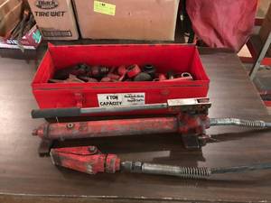 lot 332 image: 4 Ton Hydraulic Body Repair Set
