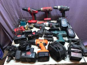 lot 357 image: Cordless Tools, Batteries & Charges