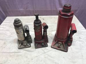 lot 367 image: Hydraulic Jacks