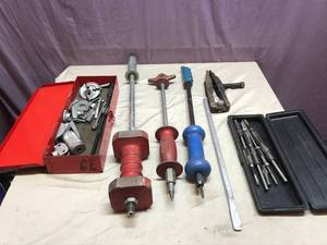 lot 385 image: Everything on Table