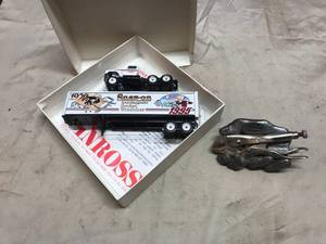 lot 394 image: Snap-On 75th Anniversary Truck & Mac Tools Belt Buckle