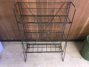 lot 403 image: Display Shelf