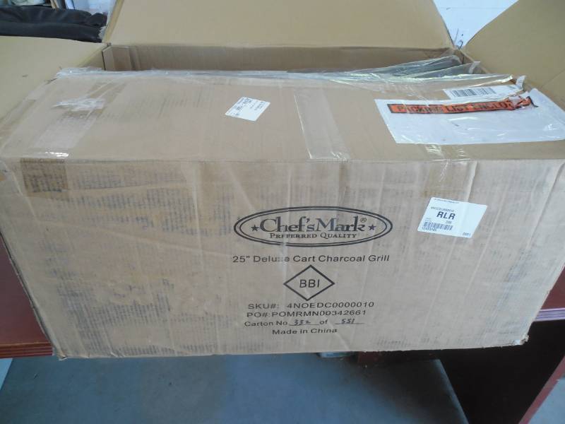 lot 10 image: Chefs Mark Deluxe Cart Charcoal Grill
