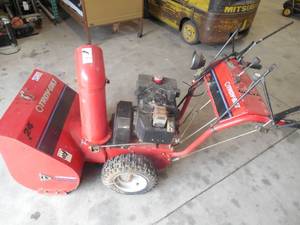 lot 13 image: TROYBILT 24 8HP SNOW BLOWER