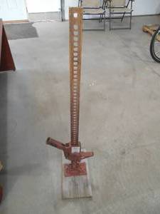 lot 29 image: Hi-Lift Handyman Jack